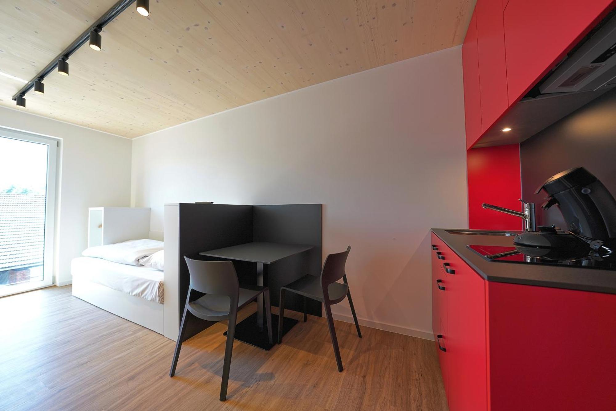 Timber One Boardinghouse Dorfen Aparthotel ภายนอก รูปภาพ