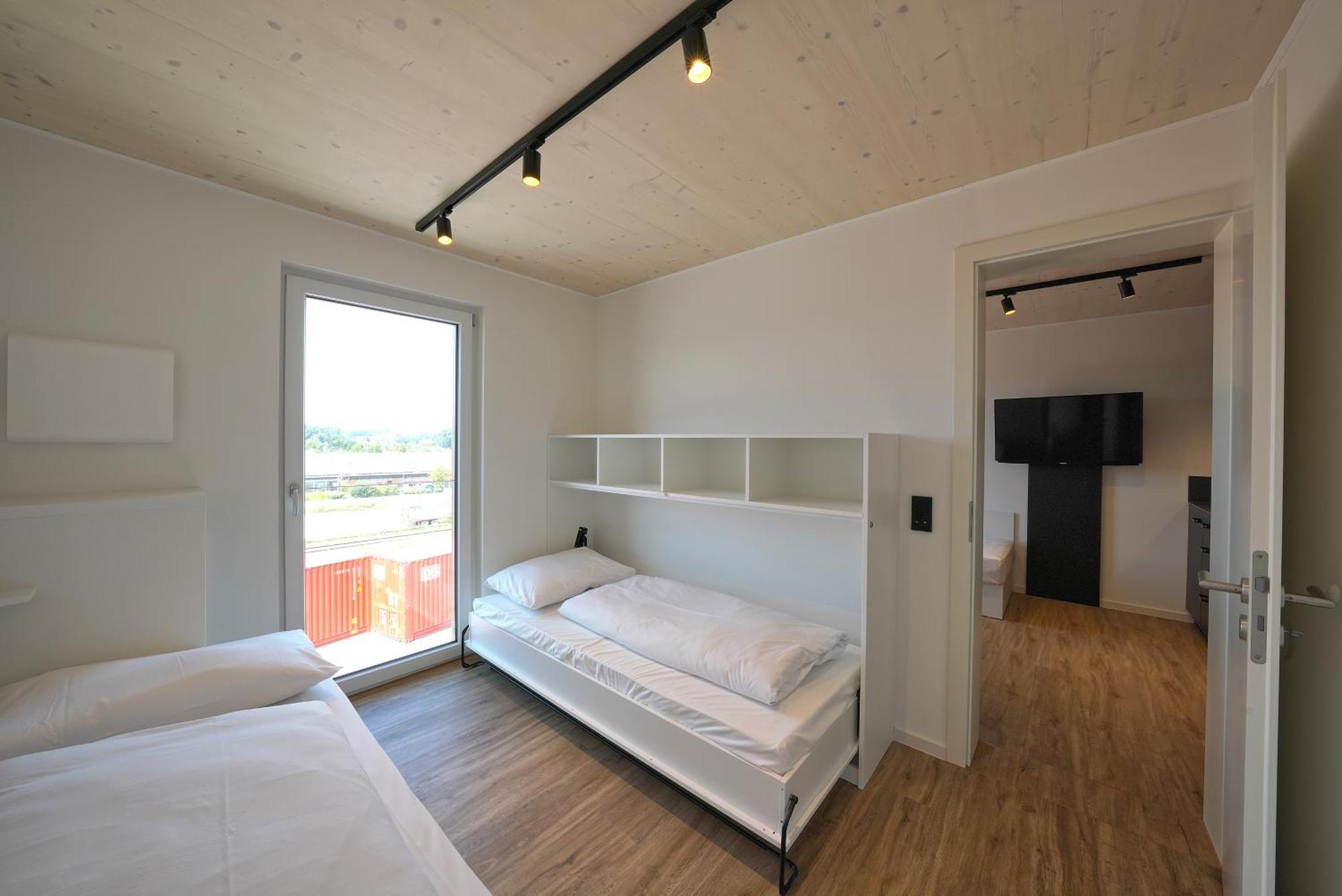 Timber One Boardinghouse Dorfen Aparthotel ภายนอก รูปภาพ