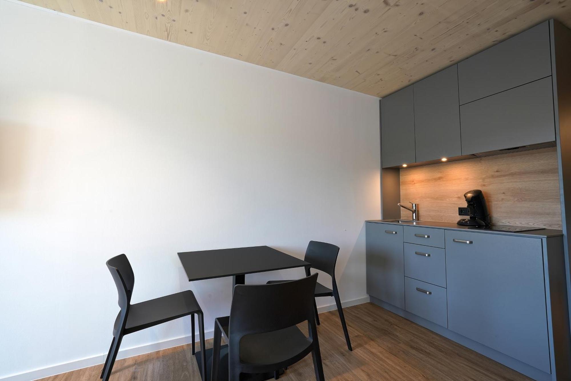 Timber One Boardinghouse Dorfen Aparthotel ภายนอก รูปภาพ