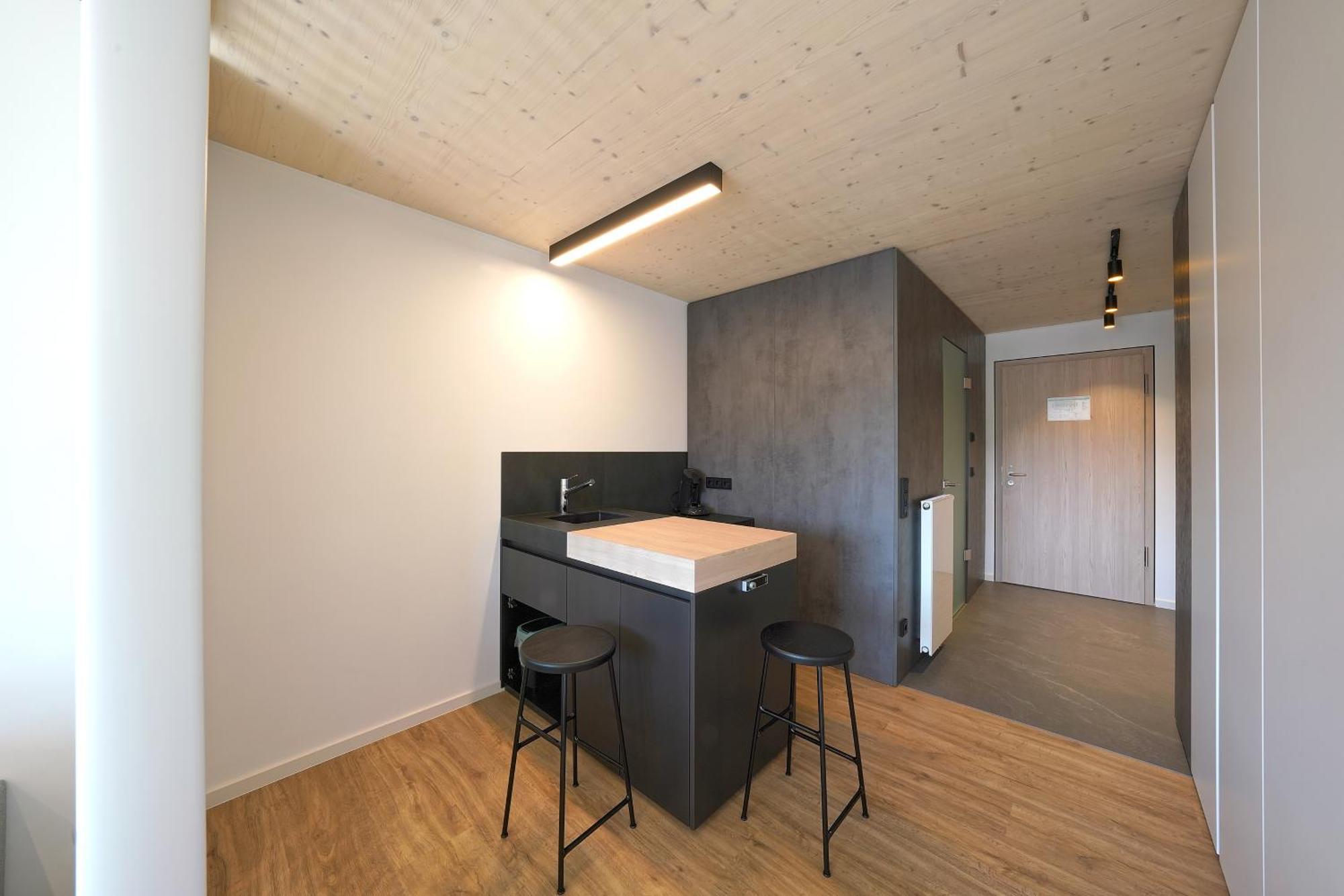 Timber One Boardinghouse Dorfen Aparthotel ภายนอก รูปภาพ