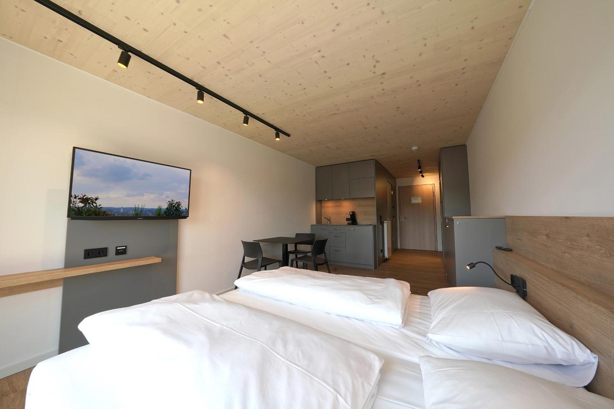 Timber One Boardinghouse Dorfen Aparthotel ภายนอก รูปภาพ