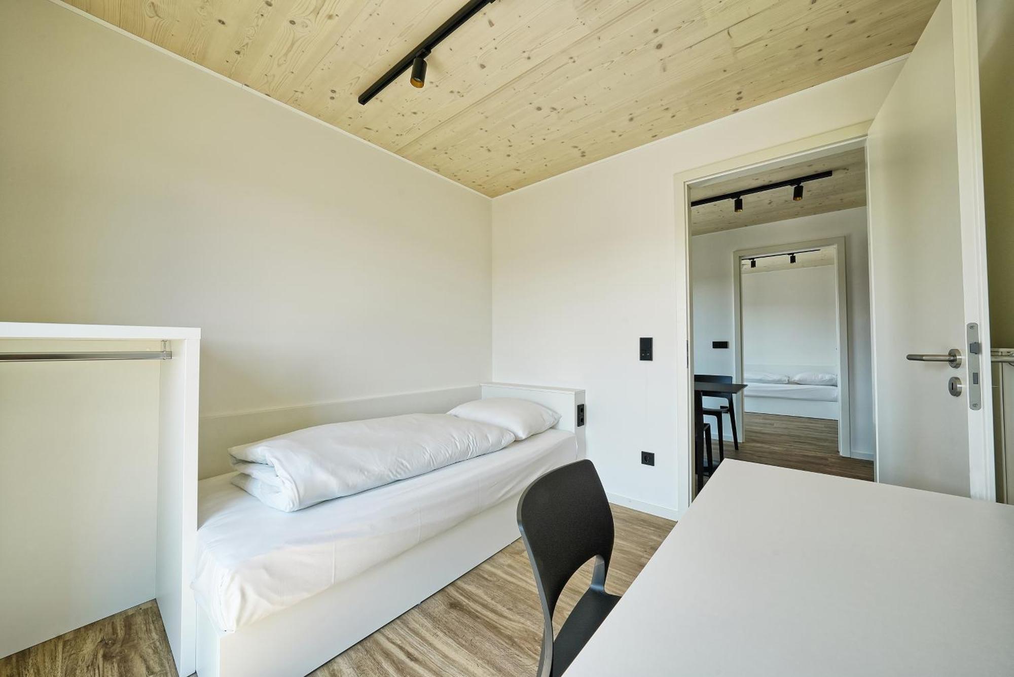 Timber One Boardinghouse Dorfen Aparthotel ภายนอก รูปภาพ