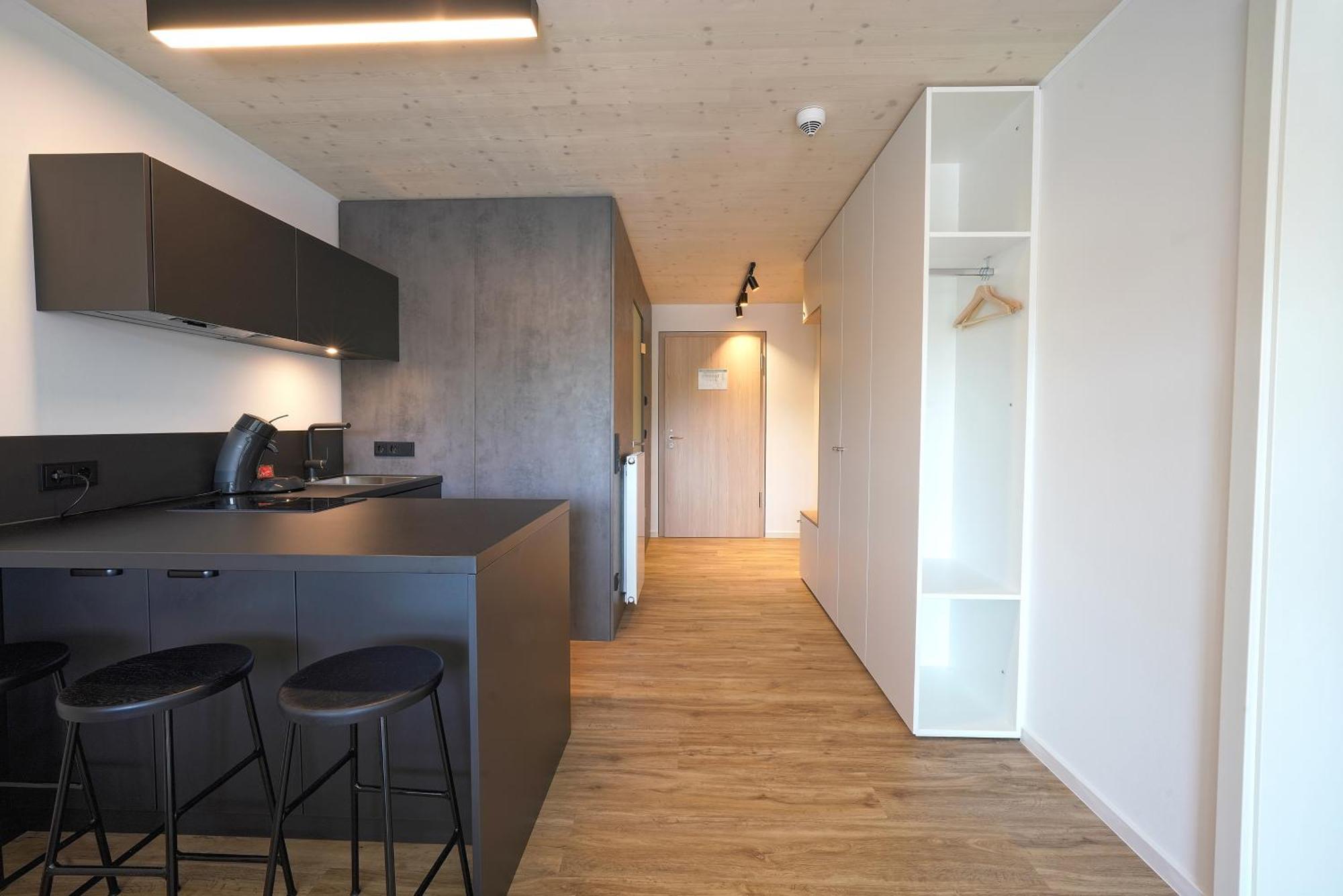 Timber One Boardinghouse Dorfen Aparthotel ภายนอก รูปภาพ