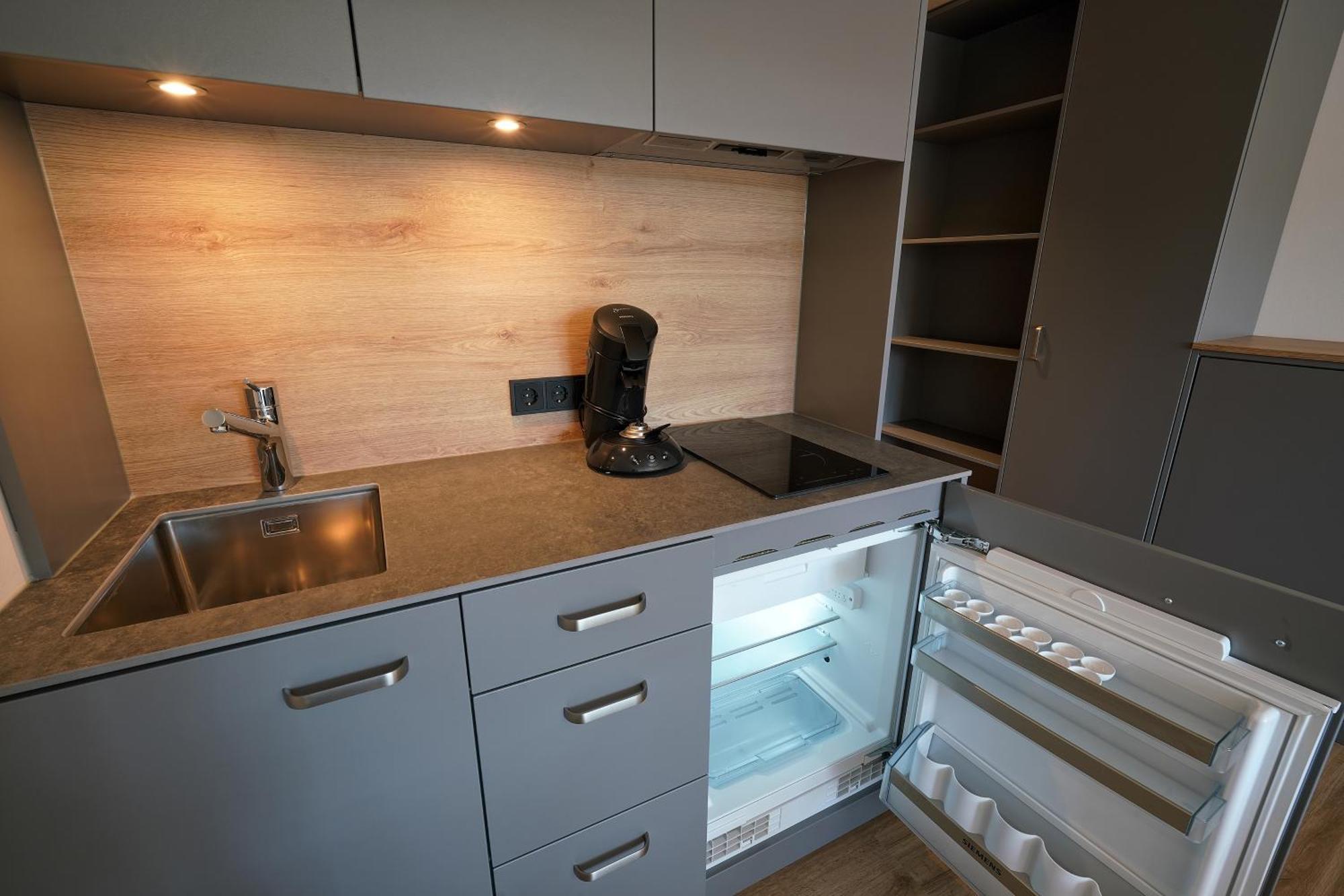 Timber One Boardinghouse Dorfen Aparthotel ภายนอก รูปภาพ