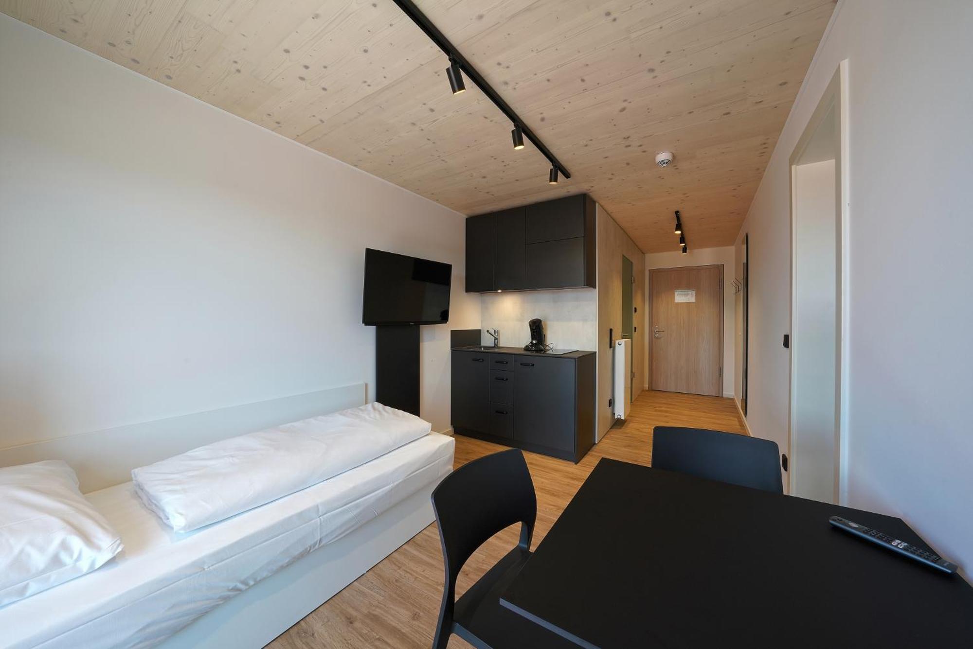 Timber One Boardinghouse Dorfen Aparthotel ภายนอก รูปภาพ