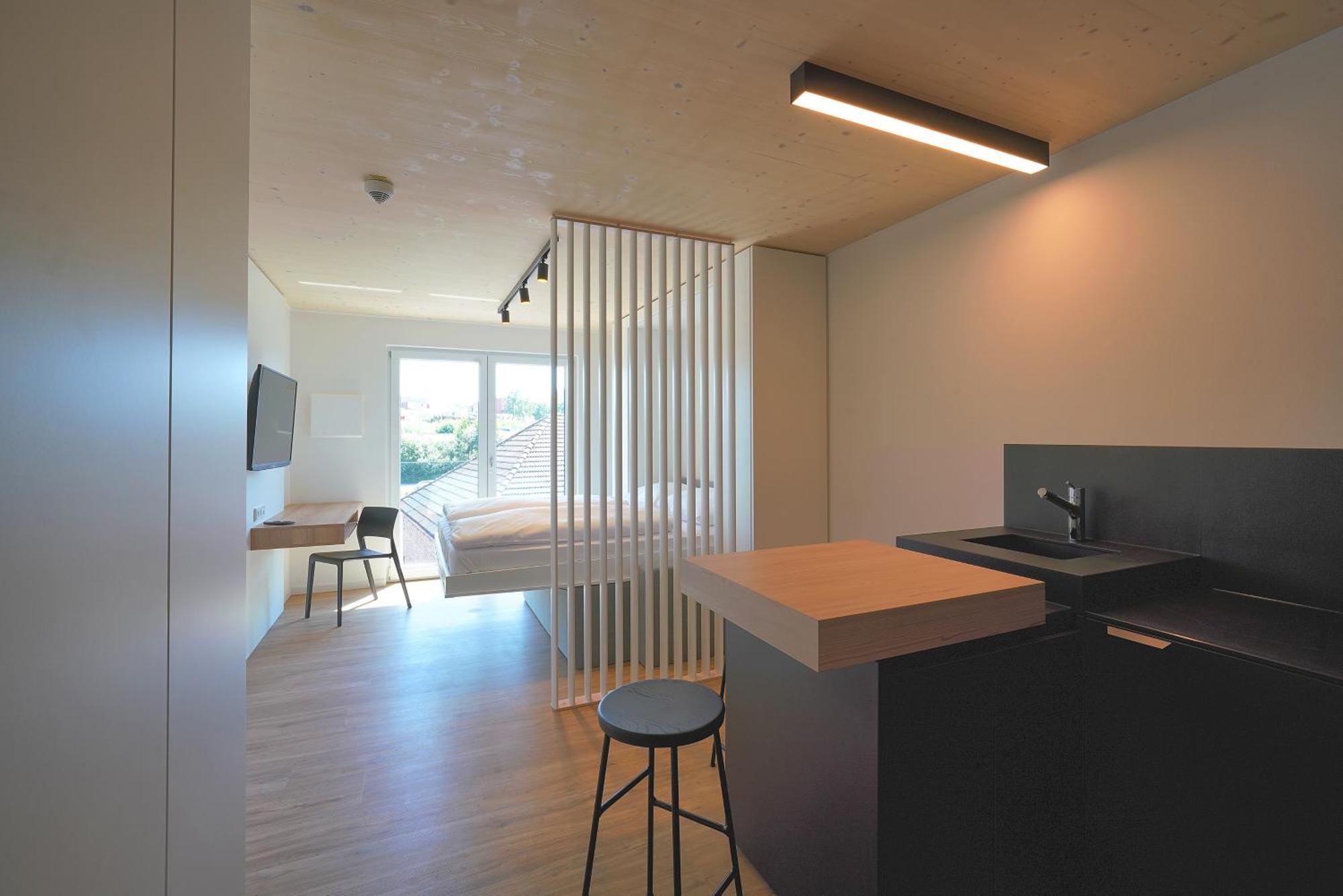 Timber One Boardinghouse Dorfen Aparthotel ภายนอก รูปภาพ